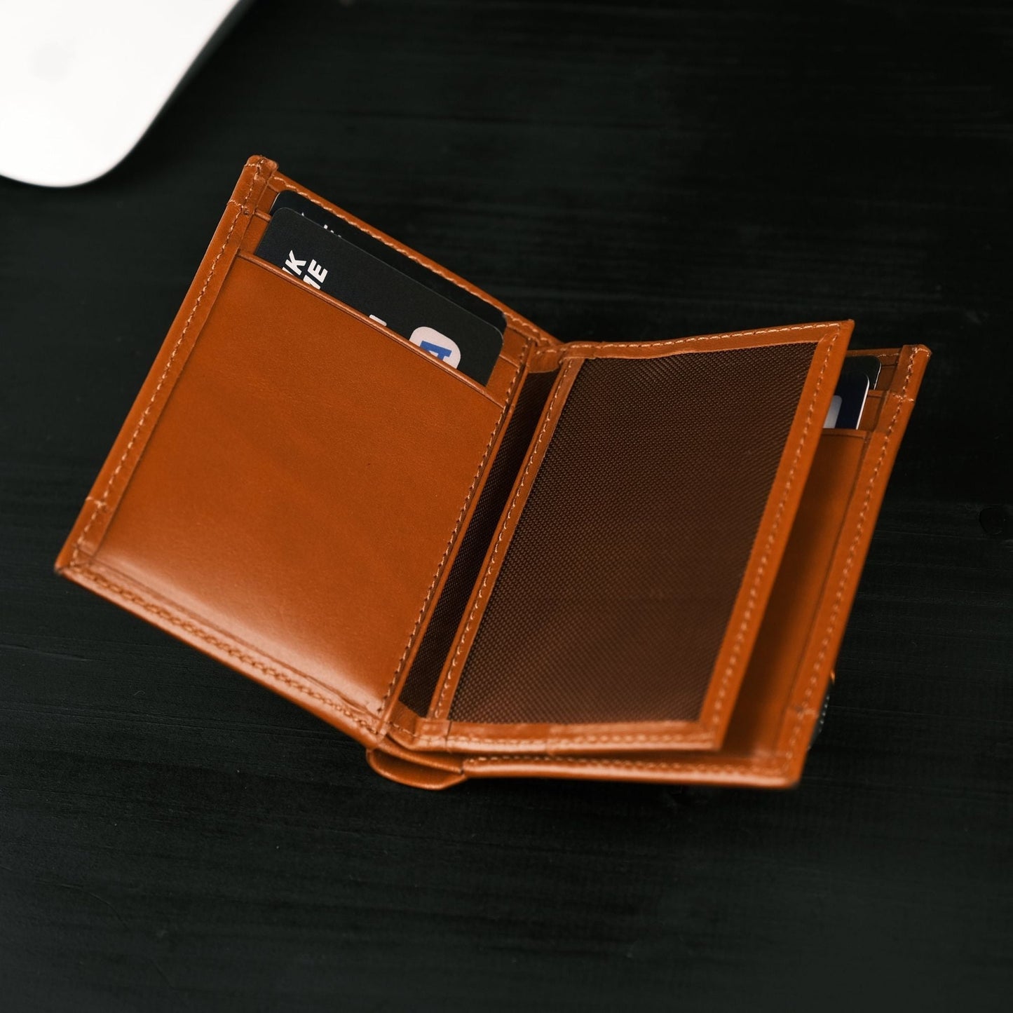 Glendo Apple AirTag Slot Leather Handcrafted Wallet - Unisex